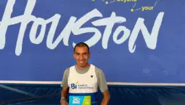 Alberto González representó a Guatemala en la Media Maratón de Houston 2026