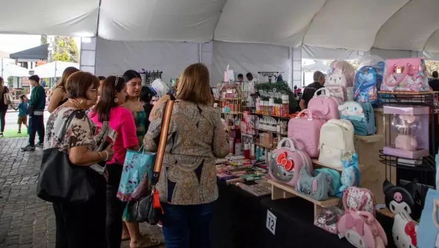 Bazar de Emprendedores 2026 en Ciudad Cayal&aacute;