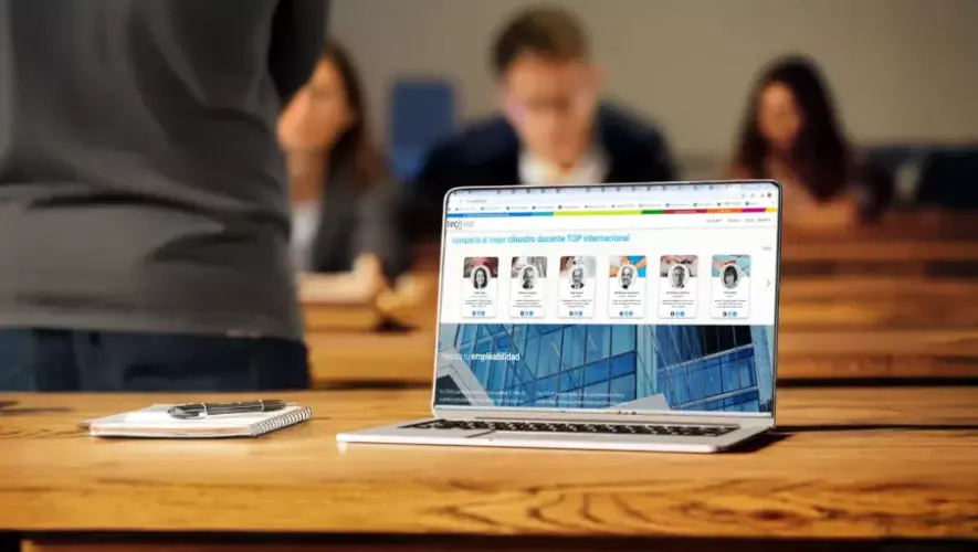 Claustro internacional de TECH Global University