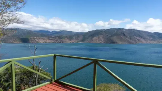 Lugares turísticos en la Laguna de Ayarza