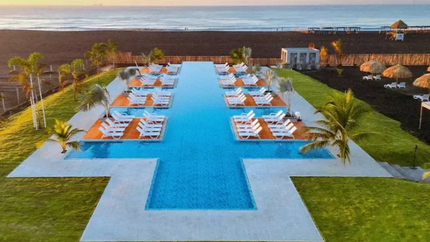 piscina infinity soleil pacífico