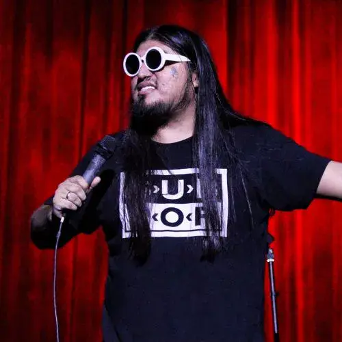 Comediante Carlos Ballarta en Guatemala