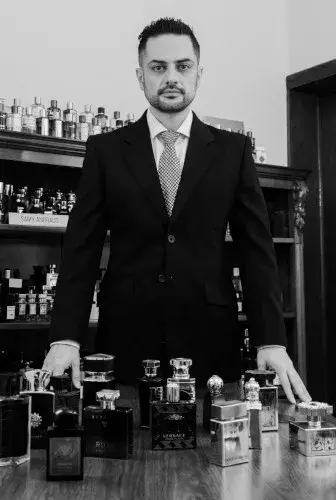 El guatemalteco que conquistó la industria global de las fragancias