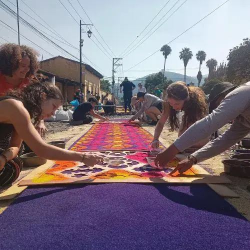 El taller de alfombras en Antigua Guatemala 2026