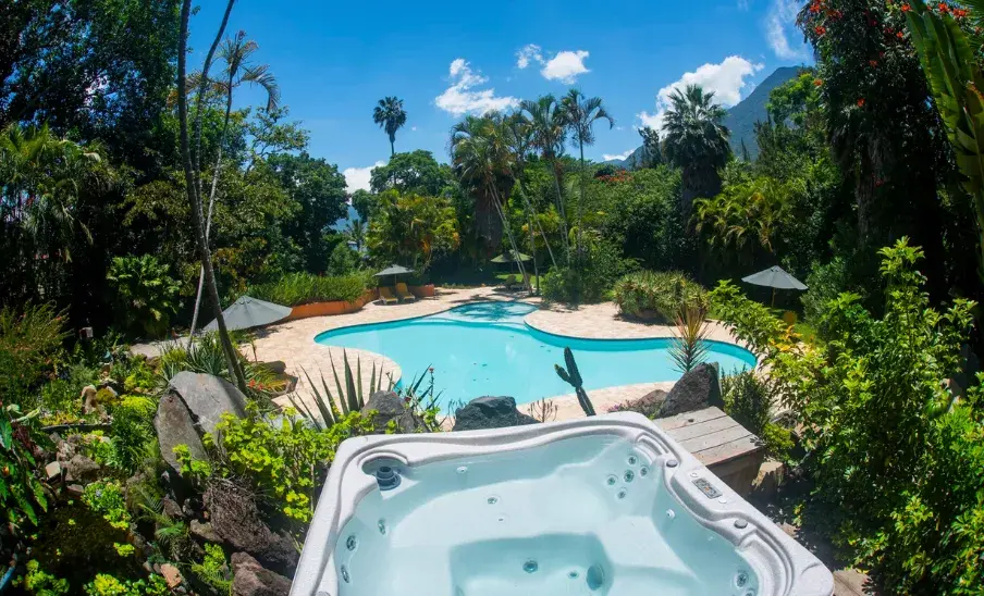 Hotel Bambú Atitlán, el hospedaje con cabañas con vista al lago
