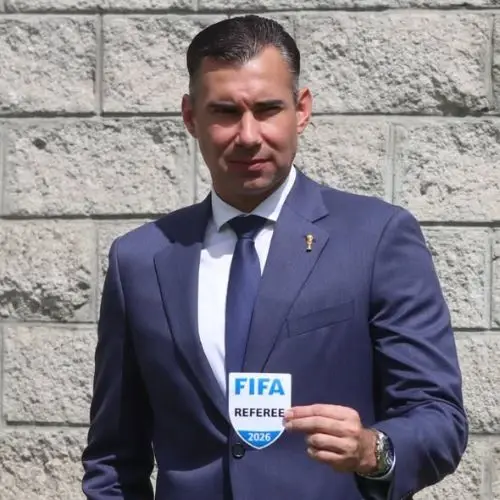 Mario Escobar Toca Árbitro FIFA 2026