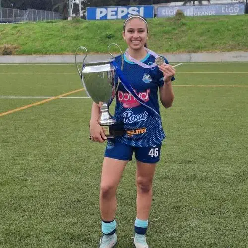Paola Álvarez jugará para la univerisad de william carey