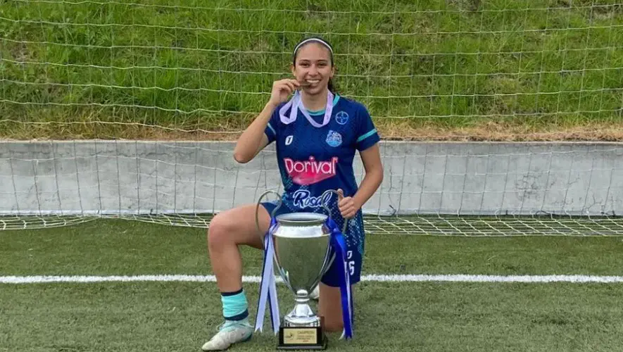 Paola Álvarez llega al fútbol universitario de Estados Unidos tras obtener una beca