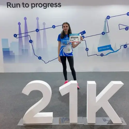 Participación de Viviana Aroche en la Media Maratón de Barcelona 2026