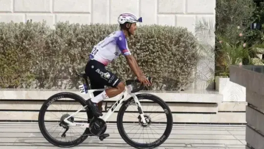 Sergio Chumil en el Tour de Omán 2026