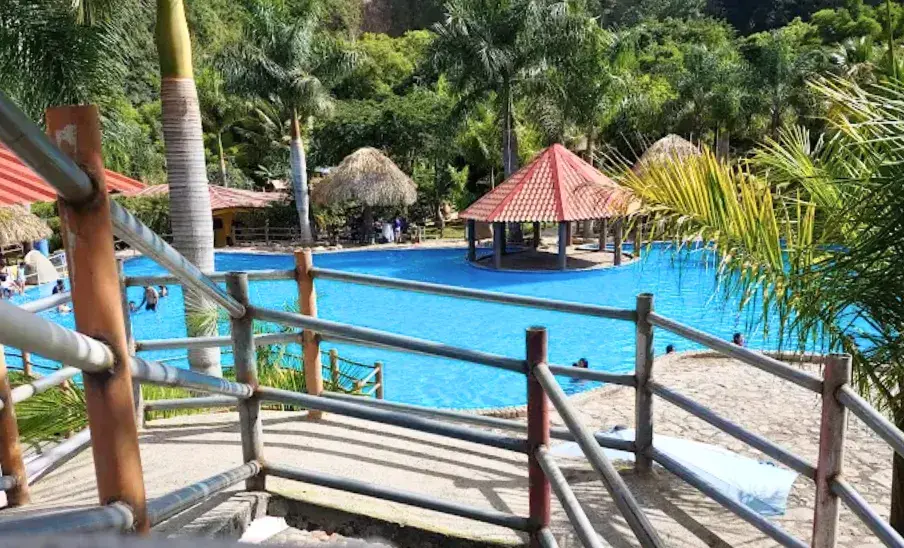 Balneario Xesuj ubicado entre la naturaleza de Chimaltenango
