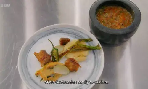 Chef guatemalteco Selvin Bracamonte clasificó a la semifinal de MasterChef Reino Unido