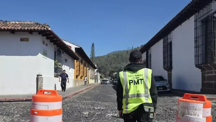 Cierres vehiculares por procesiones en Antigua Guatemala 2026