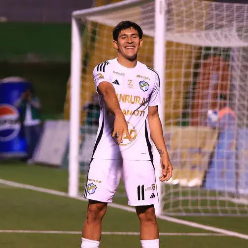 Cremas buscan mantener el liderato este domingo cuando reciban a Achuapa