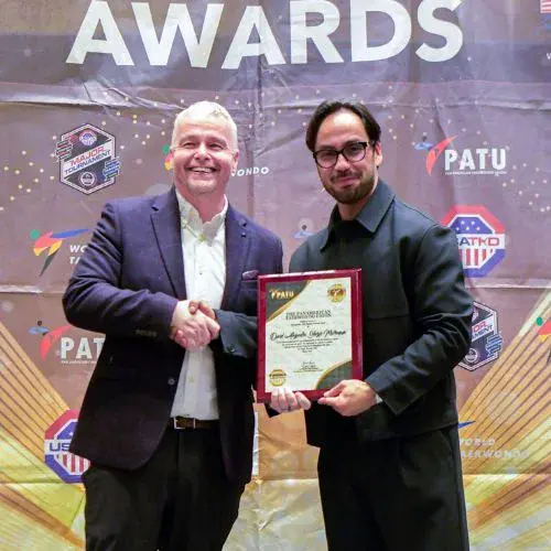 David Siliezar mejor entrenador de poomsae de América