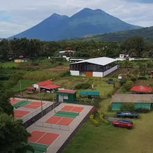 lugares para jugar pádel y pickleball en Guatemala