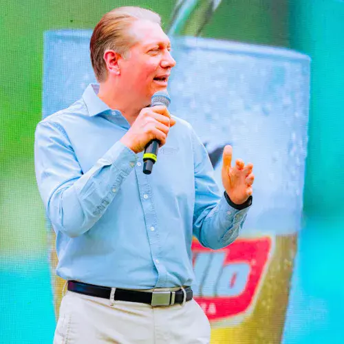 Guatemala recibe el verano con Gallo, «la mejor cerveza»