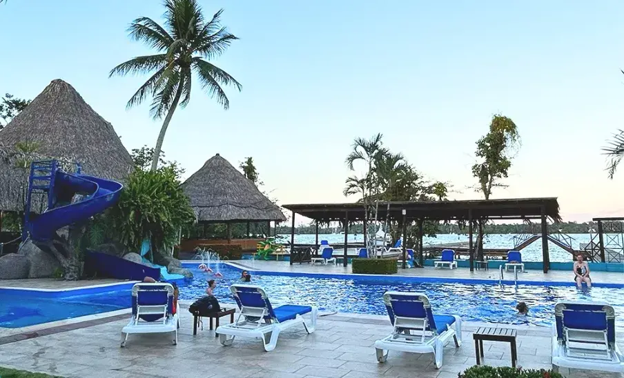 Hotel Mansión del Río, un lugar para vacaciones familiares en Río Dulce