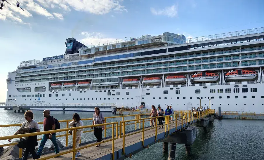 Arribó el crucero Norwegian Jade a Puerto Quetzal con más de 2 mil turistas