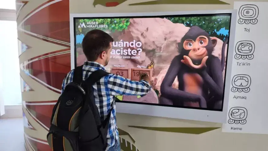 nahual maya en el Aeropuerto Internacional Mundo Maya en Petén