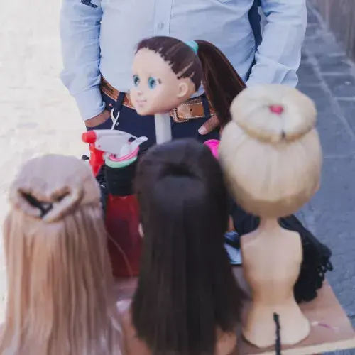 peinados con forma de corazón en Antigua Guatemala 