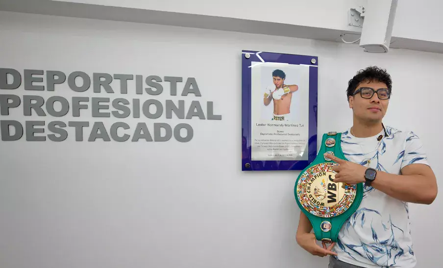 Lester Martínez ingresa al Salón de la Excelencia en Guatemala tras su título mundial