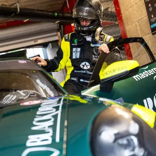 Pilogo guatemalteco Ian Rodríguez correrá en el Campeonato Italiano Gran Turismo 2026