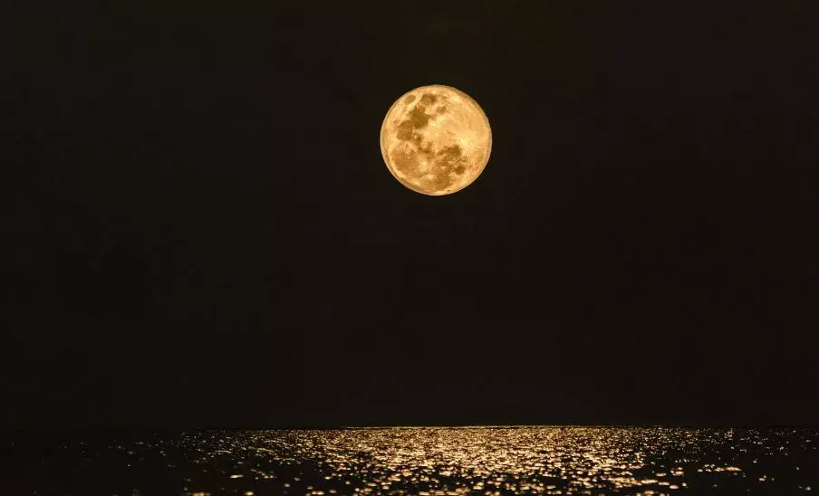Dos lunas llenas iluminarán las noches de mayo de 2026