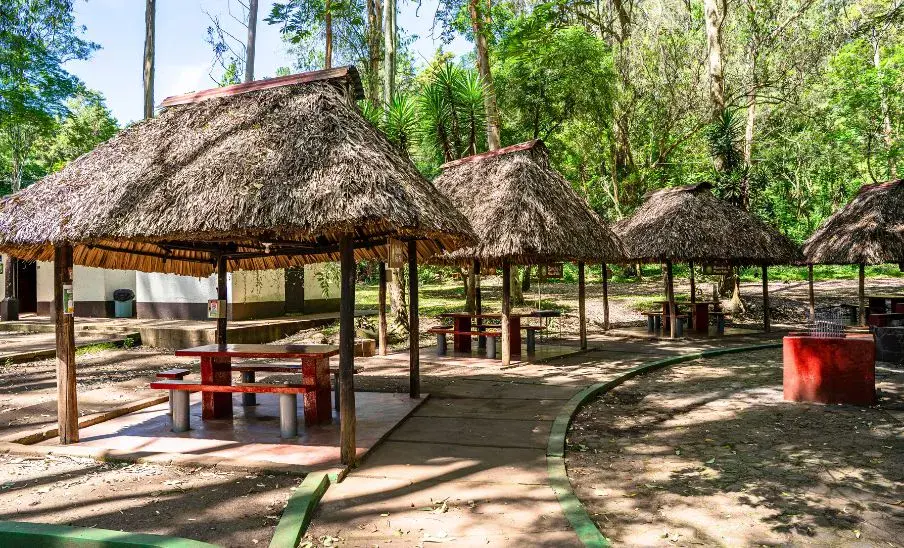 Parque Naciones Unidas, destino de recreación natural cerca de la Ciudad de Guatemala