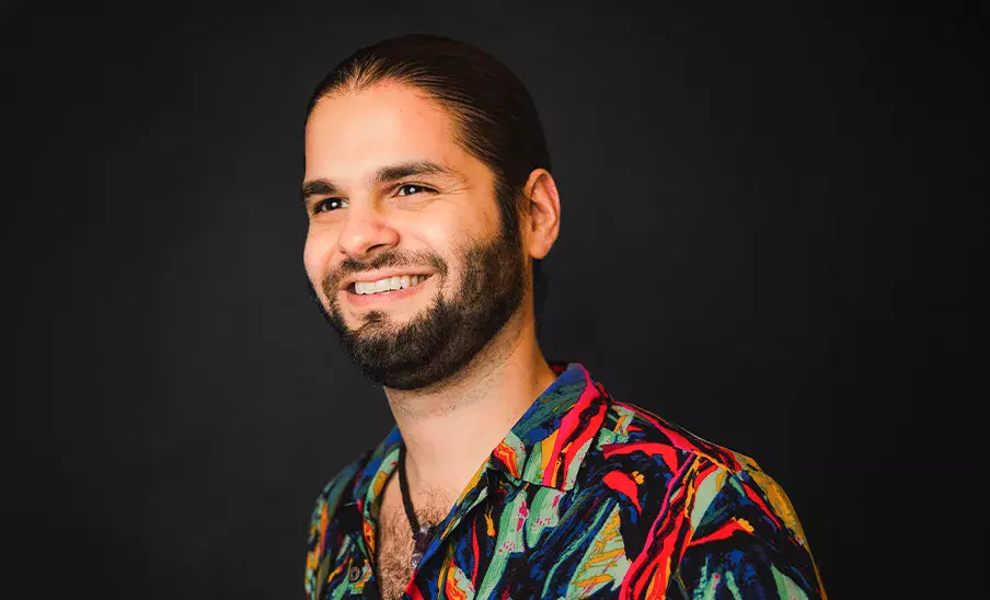 Quién es Farid Dieck, el creador que conecta inspiración, historias y propósito