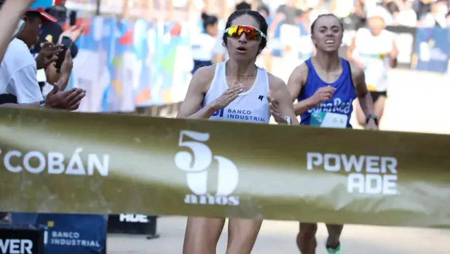 Viviana Aroche conquistó la Media Maratón de Cobán, la primera guatemalteca en ganar después de 34 años