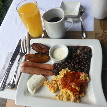 Cómo preparar un desayuno típico chapín