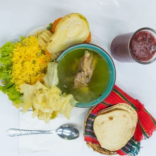 Caldo de res guatemalteco