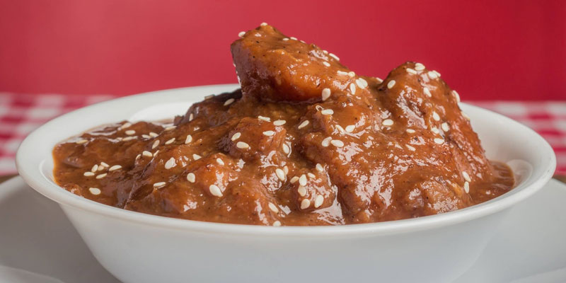 Receta para hacer plátanos en Mole guatemaltecos