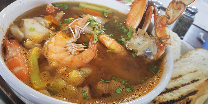 Receta para hacer Caldo de Mariscos guatemalteco