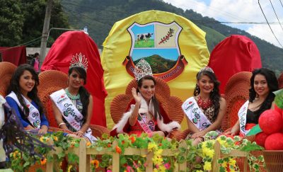 desfile de carrozas mataquescuintla