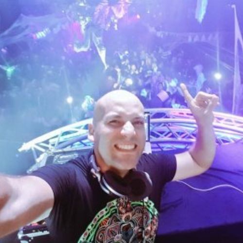 Biografía de Francis Dávila, dj guatemalteco