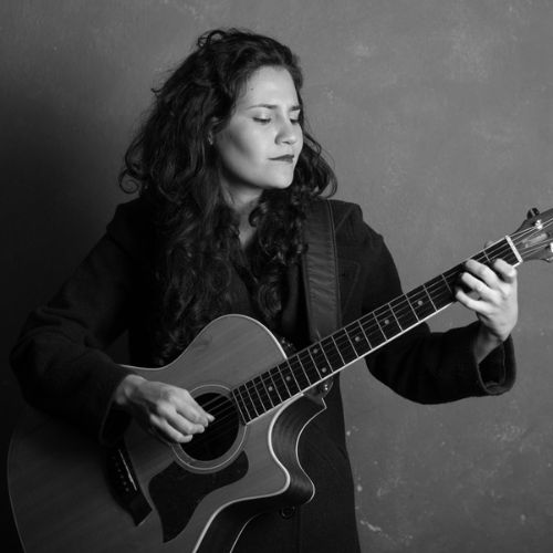 Biografía de Mercedes Escobar