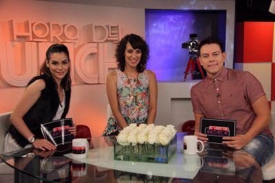 Carlos Guerrero junto a la cantante Gaby Moreno