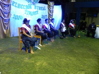 elección de reina indigena en san marcos la laguna