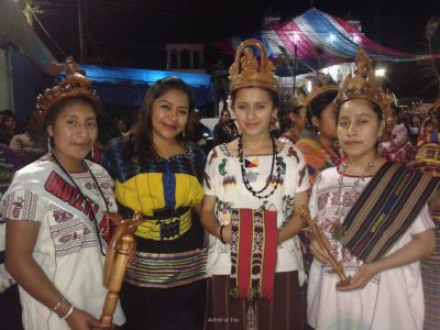reina indigena de san juan la laguna