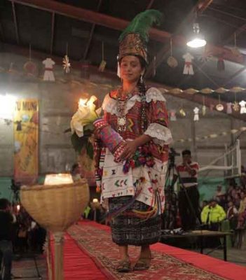 reina indígena santa clara la laguna
