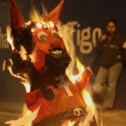 tradición de la quema del diablo en Guatemala