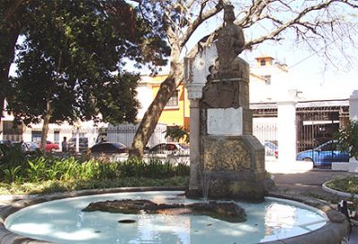 Monumento a la reina Isabel la Católica en Guatemala