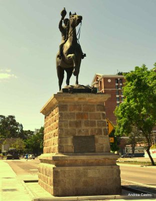 Monumento al presidente Reyna Barrios en Guatemala