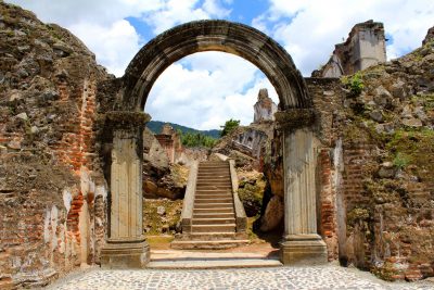 arco de las ruinas de la recoleccion