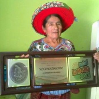 concepcion-ramirez-mendoza-doña-chonita-rostro-moneda-veinticinco-centavos-moneda-guatemala-reconocimientos