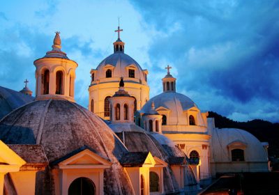cupulas de la catedral de quetzaltenango