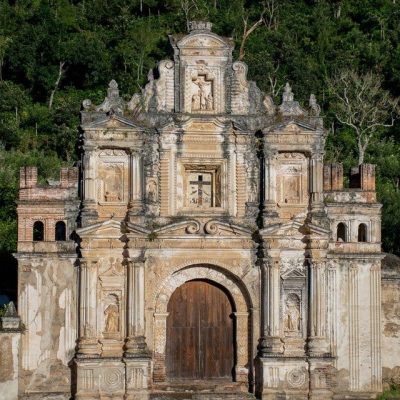detalles de la fachada de la ermita de la santa cruz