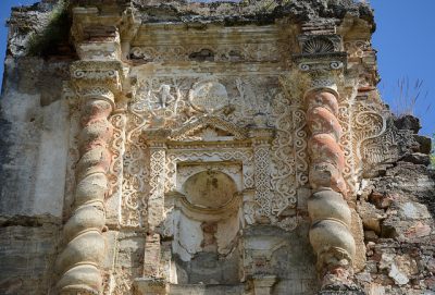 detalles de la iglesia de candelaria en antigua guatemala